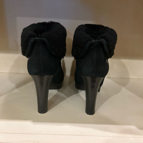 UGG Dandylion Black Heeled Booties - Picture 4 of 4